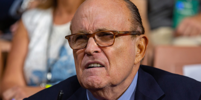Un juez niega proteccin a Giuliani por declararse en bancarrota tras su condena por difamacin