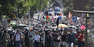 Estallan enfrentamientos entre Polica y manifestantes durante una marcha ecologista