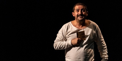 Volver a construirse en libertad: "El hombre en suspenso" vuelve al Teatro Victoria