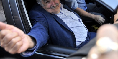 Mujica fue operado para que pueda alimentarse