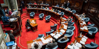 Cesa la actividad en el Parlamento