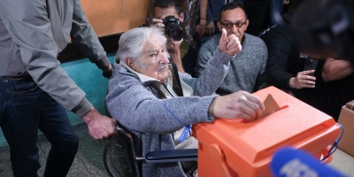 Jos Mujica vot en la Escuela del Cerro nmero 149