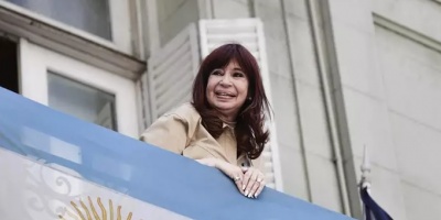 El abogado de la expresidenta argentina Cristina Fernndez presenta un recurso para recuperar sus pensiones