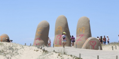 Fueron vandalizados Los Dedos en Punta del Este; los daos se valuaron en 170 mil pesos