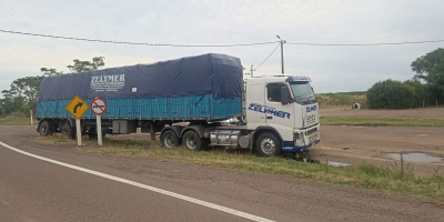 Siniestro de trnsito entre motocicleta y camin en Tacuaremb dej un fallecido