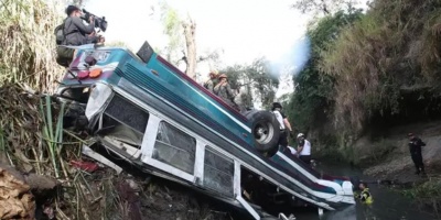 Un nuevo balance cifra en 54 los muertos por el accidente de autobs ocurrido en la capital de Guatemala