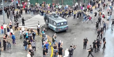 Violentos incidentes se registran en el marco de la marcha de los jubilados hacia el Congreso Argentino en Buenos Aires