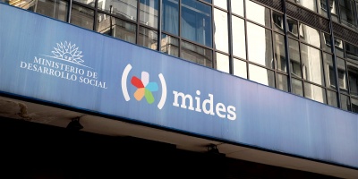 MIDES resolvi mantener la contratacin directa por excepcin con Fundacin A Ganar de 230 cupos en centros de larga estada.